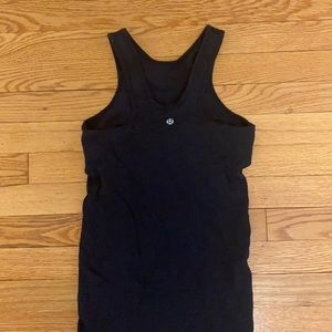 Plain lulu lemon workout top